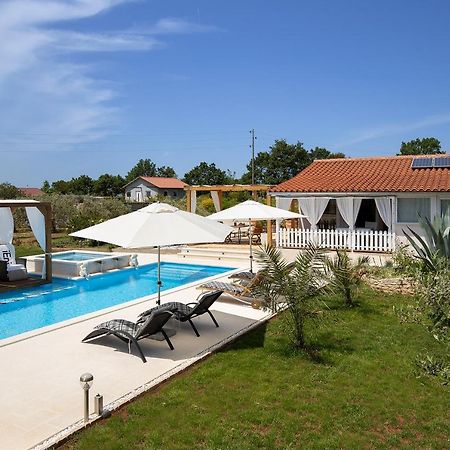 וודניאן Holiday House Bilos מראה חיצוני תמונה