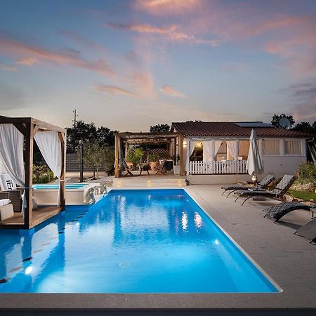 וודניאן Holiday House Bilos מראה חיצוני תמונה