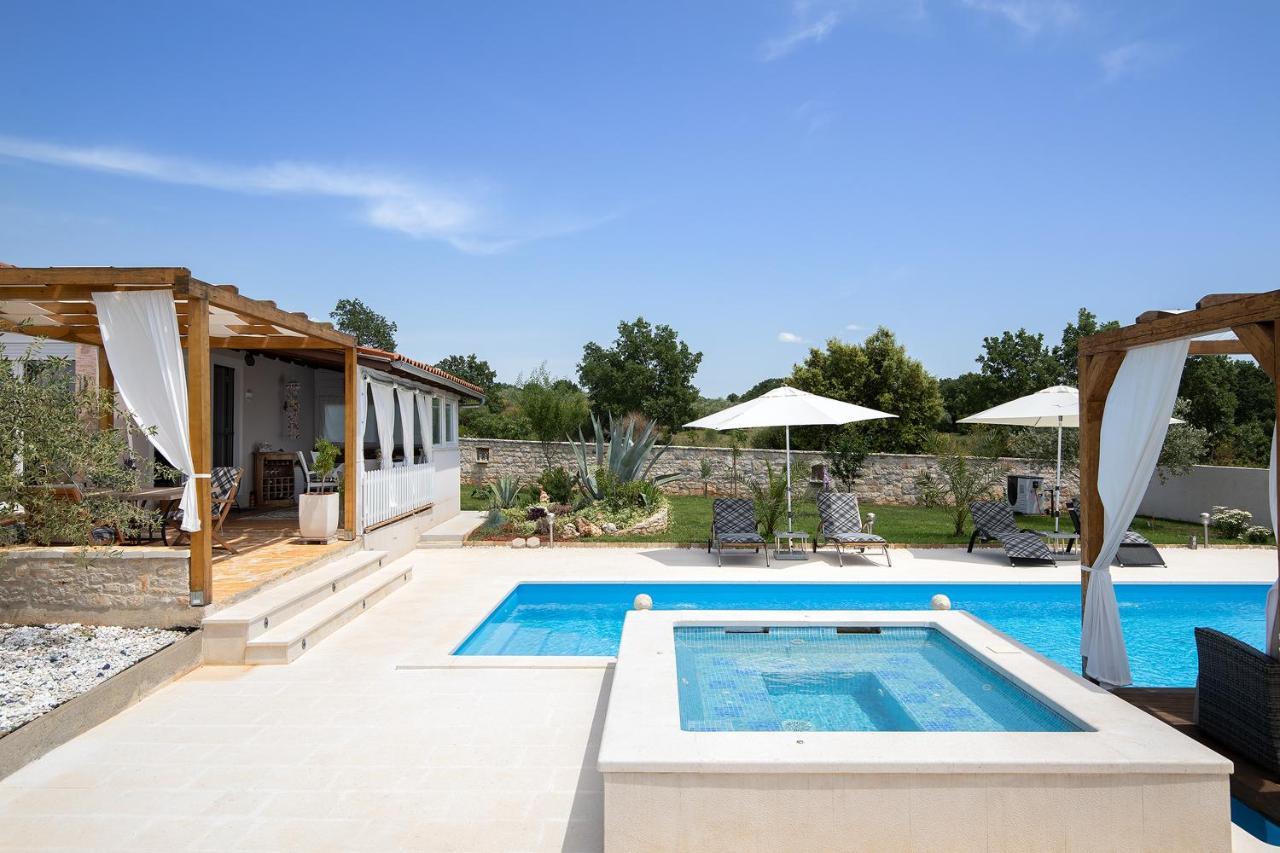וודניאן Holiday House Bilos מראה חיצוני תמונה