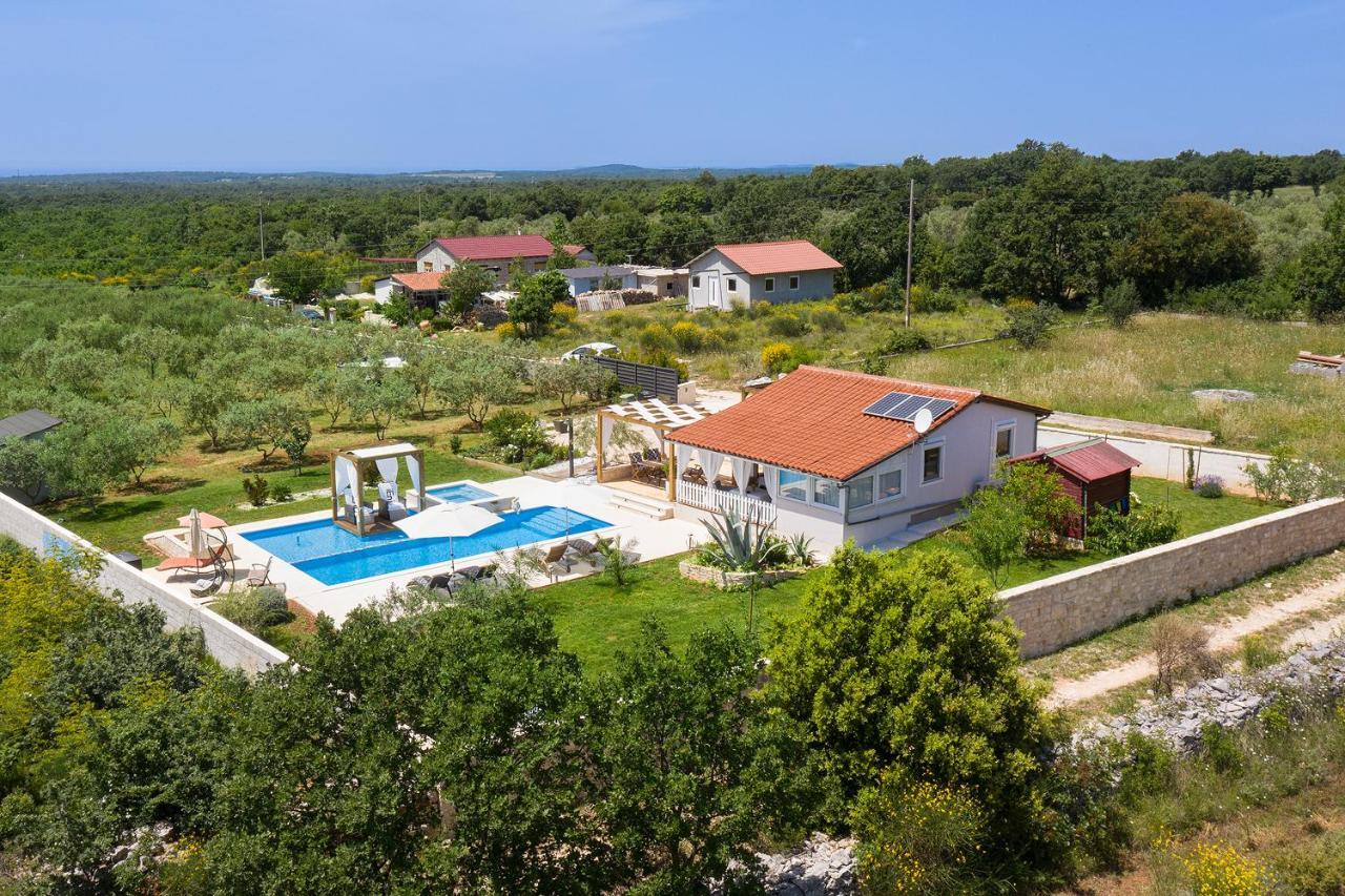 וודניאן Holiday House Bilos מראה חיצוני תמונה