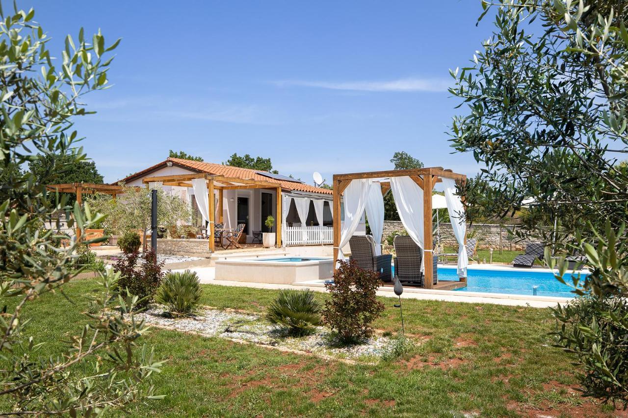 וודניאן Holiday House Bilos מראה חיצוני תמונה