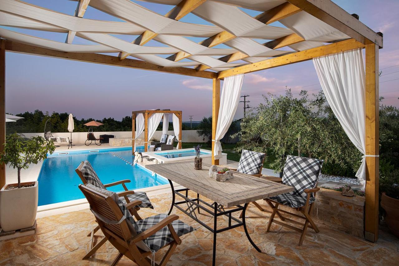 וודניאן Holiday House Bilos מראה חיצוני תמונה