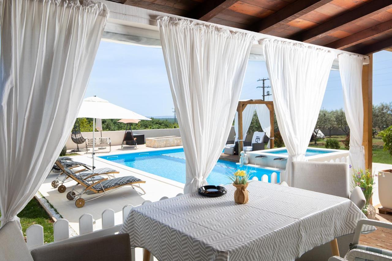 וודניאן Holiday House Bilos מראה חיצוני תמונה